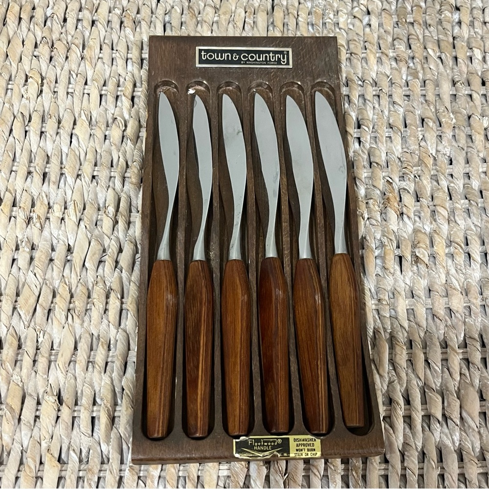 Washington Forge Town & Country Dinner Knife Set Fleetwood Wood Handle Tray - 6.